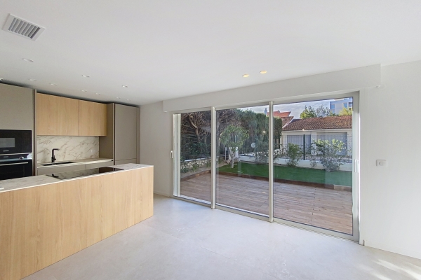 Maison de luxe à louer à Cannes, 3 500 €, Photo 4