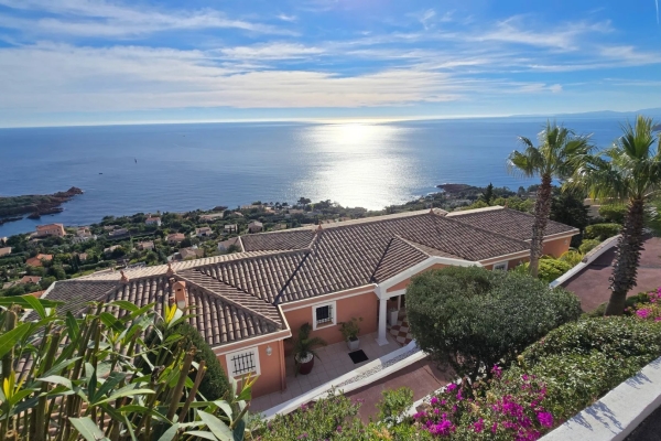 Maison de luxe à vendre à Saint-Raphaël, 2 980 000 €, Photo 1