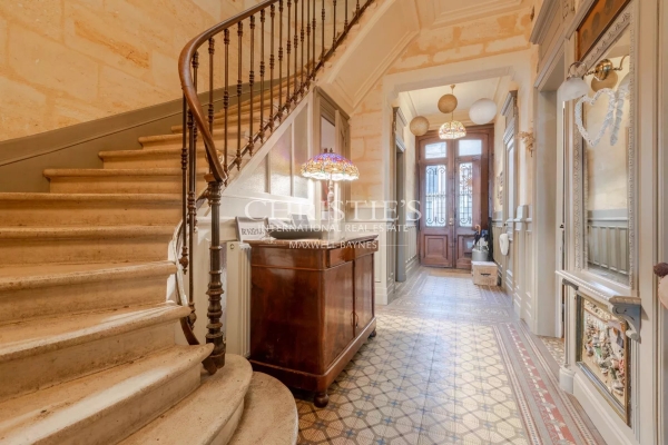 Luxury House for sale in Bordeaux, 2 008 125 €, Photo 1