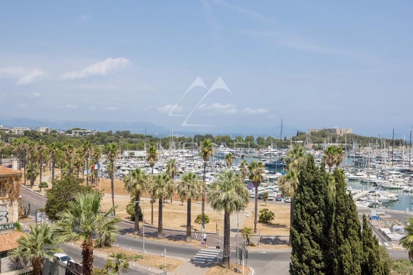 Luxury Apartment for sale in Antibes, 995 000 €, Photo 2