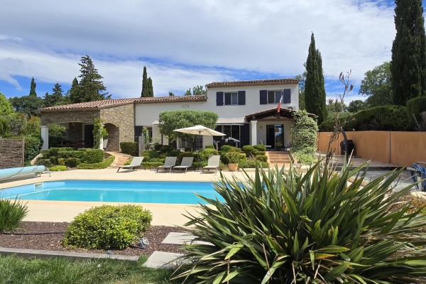 Maison de luxe à vendre à Bagnols-en-Forêt, 884 000 €, Photo 1