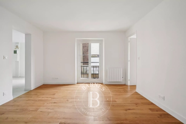 Luxury Apartment for sale in Paris 10Ème, 440 000 €, Photo 1