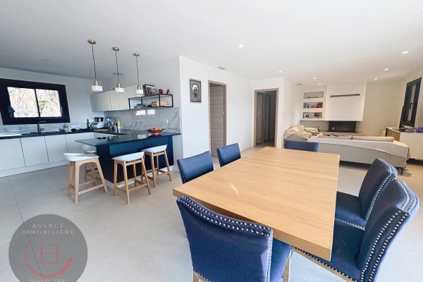 Luxury House for sale in Mandelieu-la-Napoule, 785 000 €, Photo 3