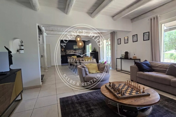 Maison de luxe à vendre à Bagnols-en-Forêt, 890 000 €, Photo 4