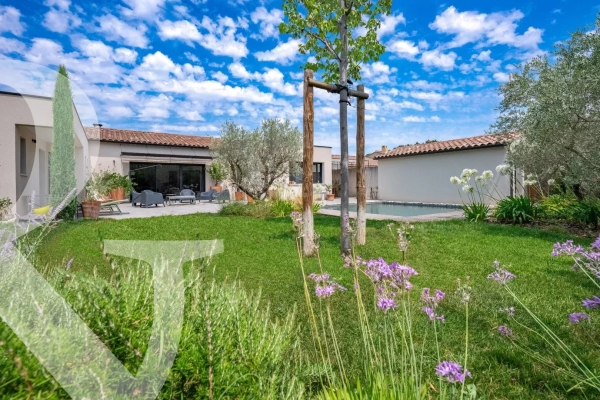 Maison de luxe à vendre à Saint-Rémy-de-Provence, 1 099 000 €, Photo 1