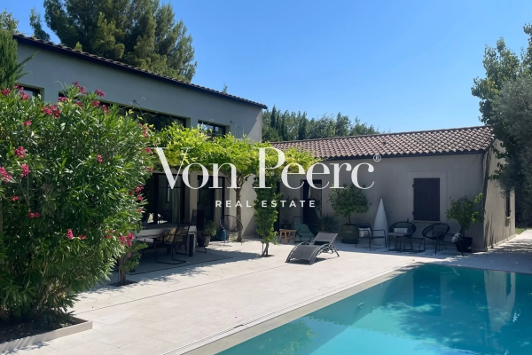 Maison de luxe à vendre à Saint-Rémy-de-Provence, 1 995 000 €, Photo 1
