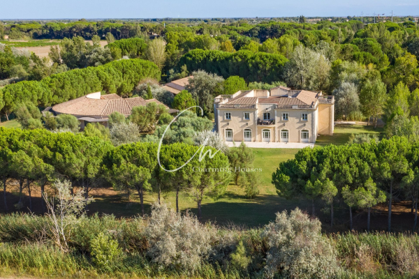 Maison de luxe à vendre à Aigues-Mortes, 0 €, Photo 1