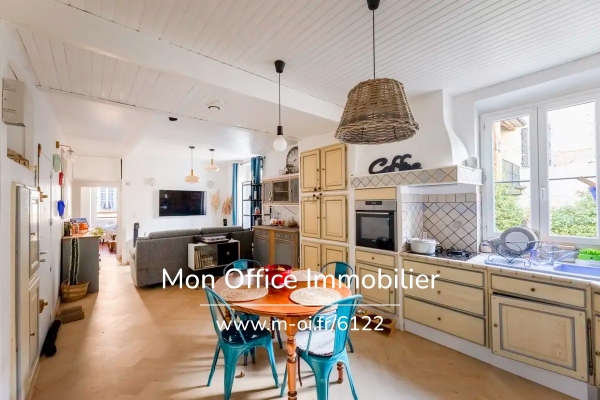 Luxury Apartment for sale in Saint-Maximin-la-Sainte-Baume, 200 000 €, Photo 1