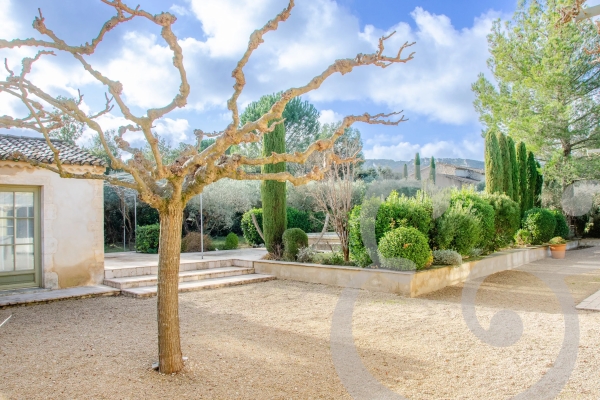 Luxury House for sale in Eygalières, 2 075 000 €, Photo 2