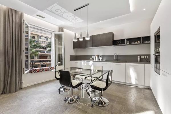 Appartement de luxe à vendre à Sainte-Maxime, 790 000 €, Photo 4