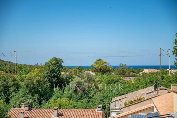 Maison de luxe à vendre à Saint-Cyr-sur-Mer, 1 352 000 €, Photo 5