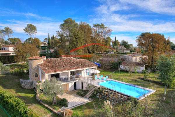 Maison de luxe à vendre à Roquefort-les-Pins, 1 690 000 €, Photo 1