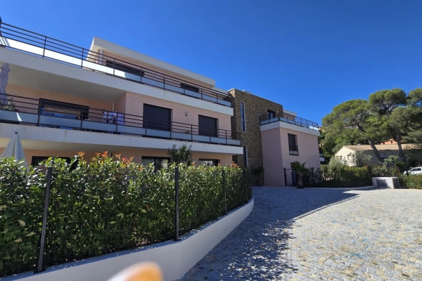 Luxury Apartment for sale in Saint-Raphaël, 680 000 €, Photo 1