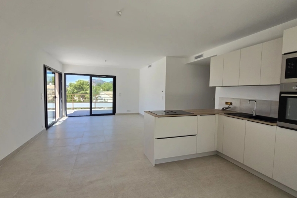 Luxury Apartment for sale in Saint-Raphaël, 680 000 €, Photo 5