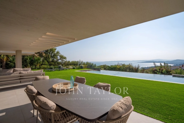 Maison de luxe à louer à Roquebrune-sur-Argens, 13 750 €, Photo 1