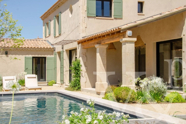 Maison de luxe à vendre à Saint-Rémy-de-Provence, 2 436 000 €, Photo 1