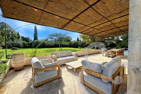 Maison de luxe à vendre à Saint-Rémy-de-Provence, 2 490 000 €, Photo 1