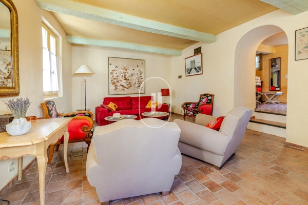 Luxury House for sale in Saint-Martin-de-Castillon, 850 000 €, Photo 1