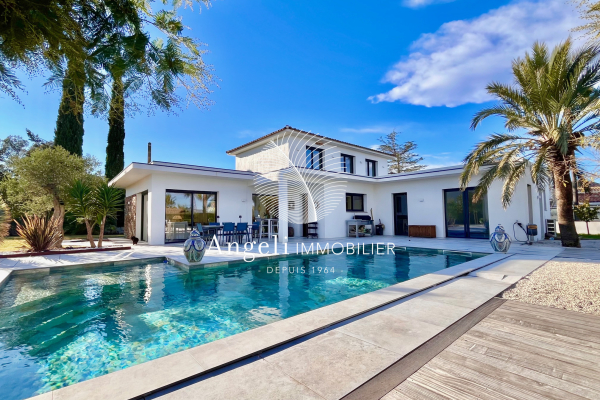 Maison de luxe à vendre à Saint-Aygulf, 1 780 000 €, Photo 1