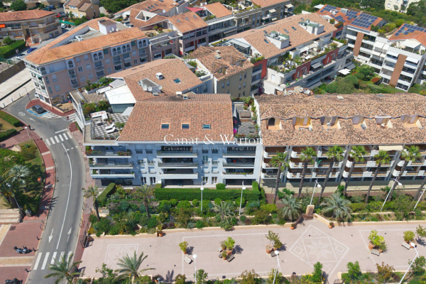 Luxury Apartment for sale in Saint-Raphaël, 595 000 €, Photo 1
