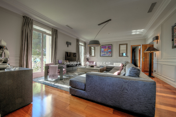 Luxury Apartment for sale in Saint-Raphaël, 2 950 000 €, Photo 2