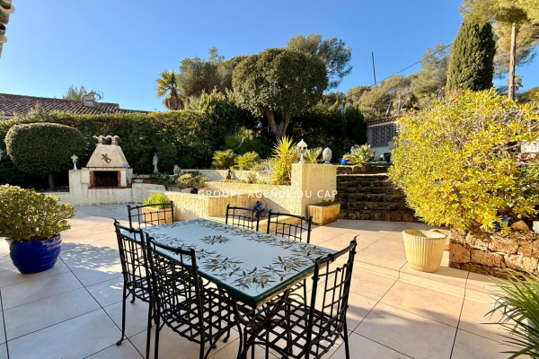 Luxury Apartment for sale in Les Issambres, 630 000 €, Photo 2