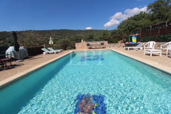 Maison de luxe à vendre à Saint Saturnin les Apt, 758 000 €, Photo 2