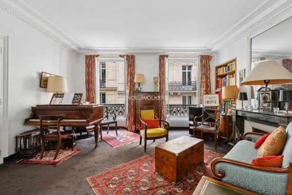 Luxury Apartment for sale in Paris 7Ème, 1 350 000 €, Photo 3