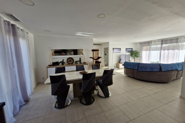 Maison de luxe à vendre à Saint Saturnin les Apt, 399 000 €, Photo 4