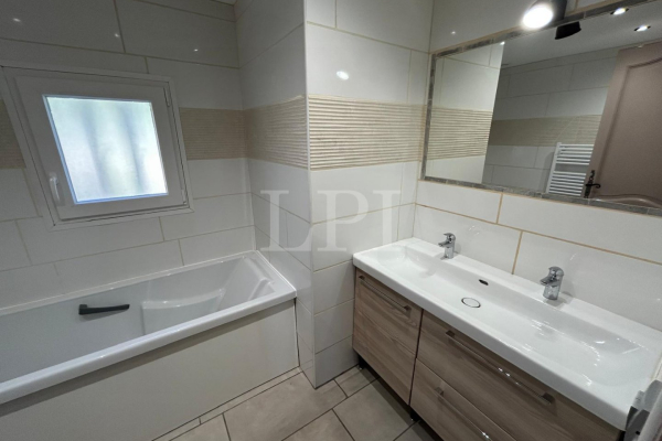 Maison de luxe à vendre à Saint Saturnin les Apt, 750 000 €, Photo 5