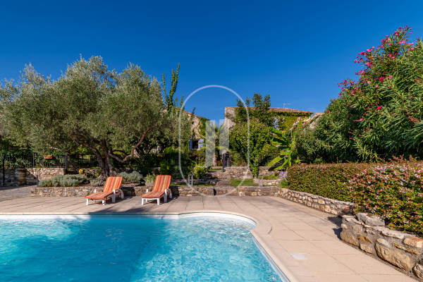 Maison de luxe à vendre à Montignargues, 690 000 €, Photo 1