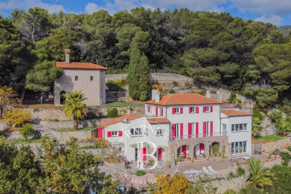 Luxury House for sale in Grasse, 1 590 000 €, Photo 1