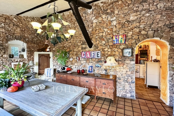 Maison de luxe à vendre à Le Castellet, 790 000 €, Photo 6