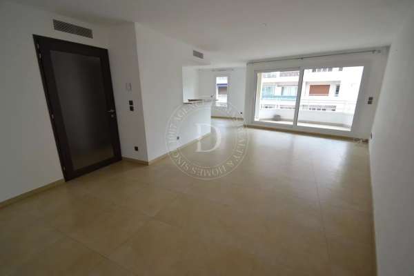 Luxury Apartment for sale in Beaulieu-sur-Mer, 1 090 000 €, Photo 3
