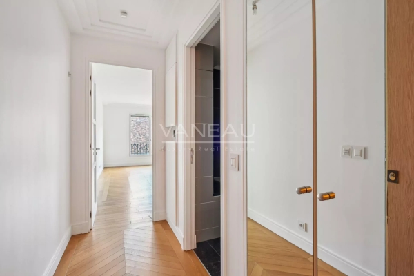Luxury Apartment for sale in Paris 7Ème, 749 000 €, Photo 5