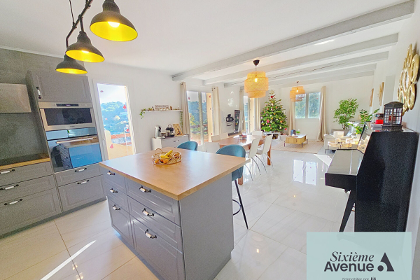 Maison de luxe à vendre à La Seyne-sur-Mer, 525 000 €, Photo 1