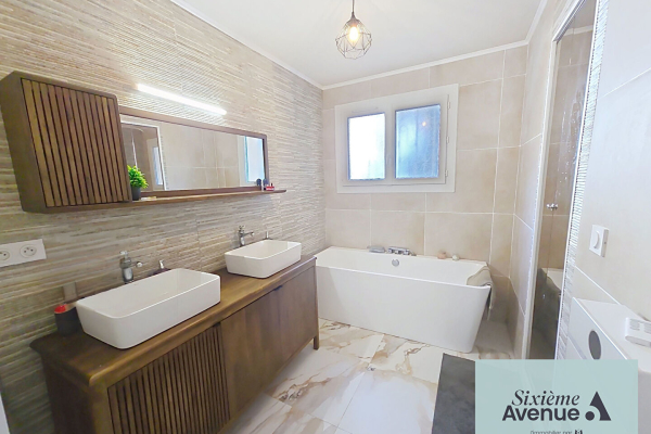 Maison de luxe à vendre à La Seyne-sur-Mer, 525 000 €, Photo 3