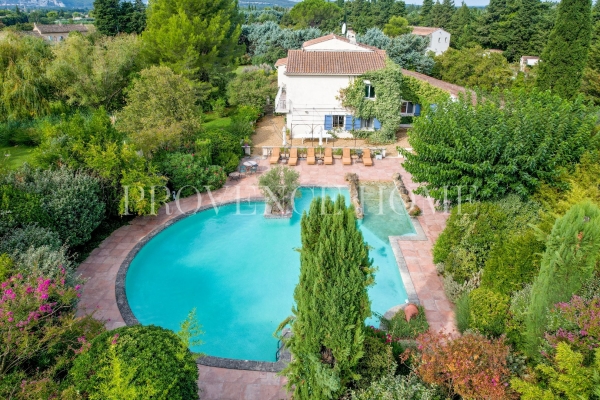 Maison de luxe à vendre à Cavaillon, 650 000 €, Photo 1
