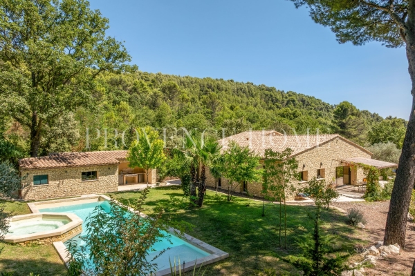 Maison de luxe à vendre à Saumane-de-Vaucluse, 1 295 000 €, Photo 1