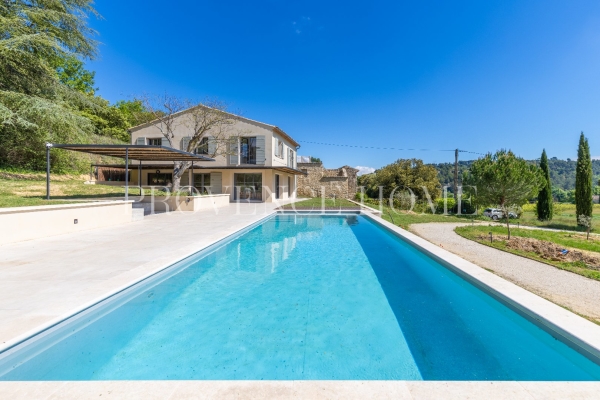 Maison de luxe à vendre à Ménerbes, 1 750 000 €, Photo 1