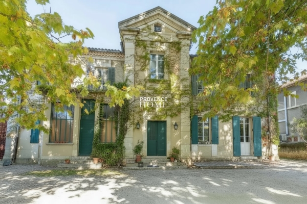 Maison de luxe à vendre à Le Thor, 950 000 €, Photo 1