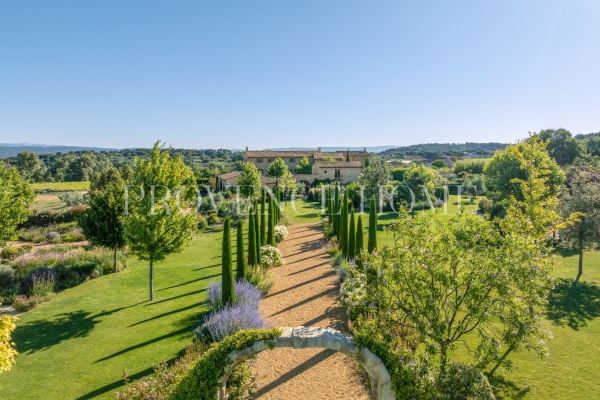 Luxury House for sale in Oppède, 9 950 000 €, Photo 2