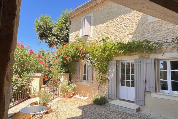 Luxury House for sale in Gordes, 795 000 €, Photo 2