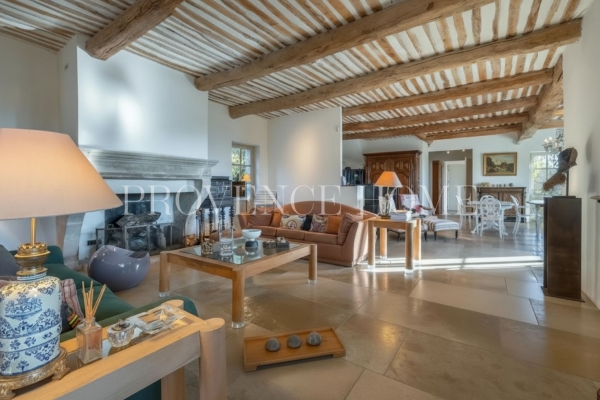 Luxury House for sale in Gordes, 1 700 000 €, Photo 3