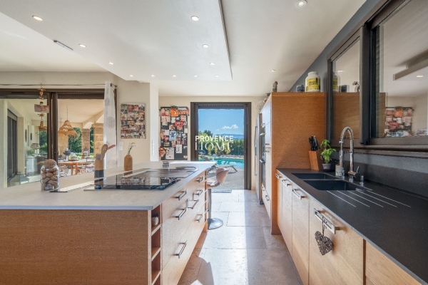 Maison de luxe à vendre à Roussillon, 1 595 000 €, Photo 3