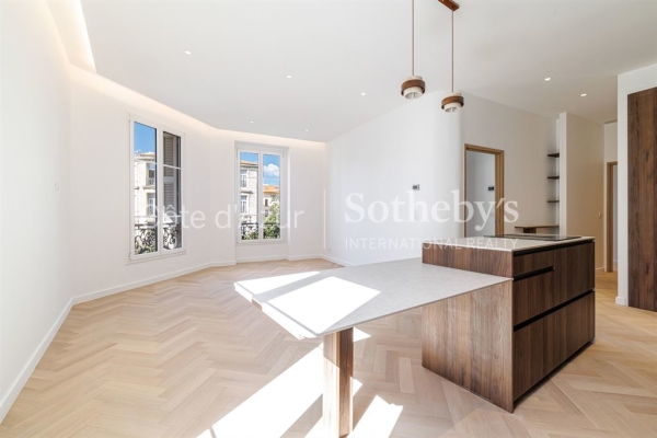 Luxury Apartment for sale in Nice, 629 000 €, Photo 1