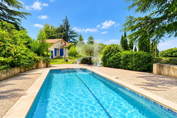 Luxury House for sale in Vaison-la-Romaine, 750 000 €, Photo 1