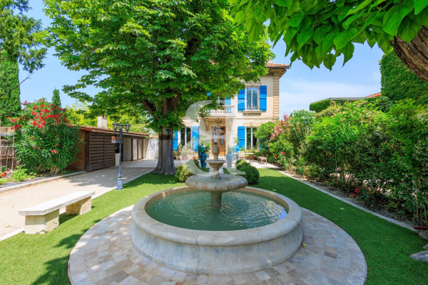 Maison de luxe à vendre à L Isle-sur-La-Sorgue, 2 300 000 €, Photo 1