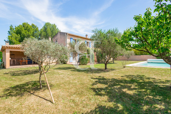 Maison de luxe à vendre à Saint-Rémy-de-Provence, 1 050 000 €, Photo 1