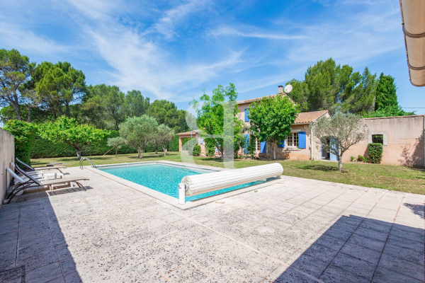 Maison de luxe à vendre à Saint-Rémy-de-Provence, 950 000 €, Photo 1
